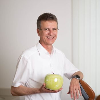 Dr. Karl Greinix